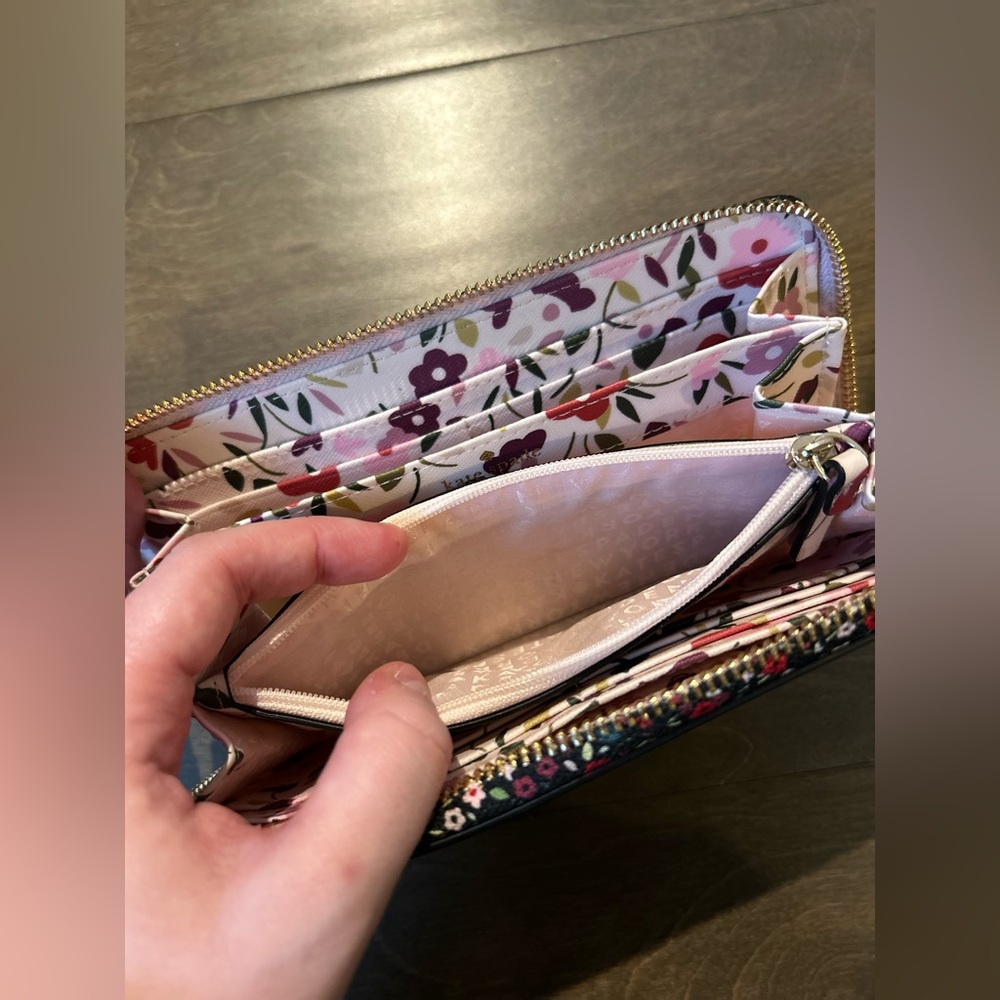 Kate Spade New York | Cameron Street Boho Floral Lacey Wallet - Picture 4 of 6